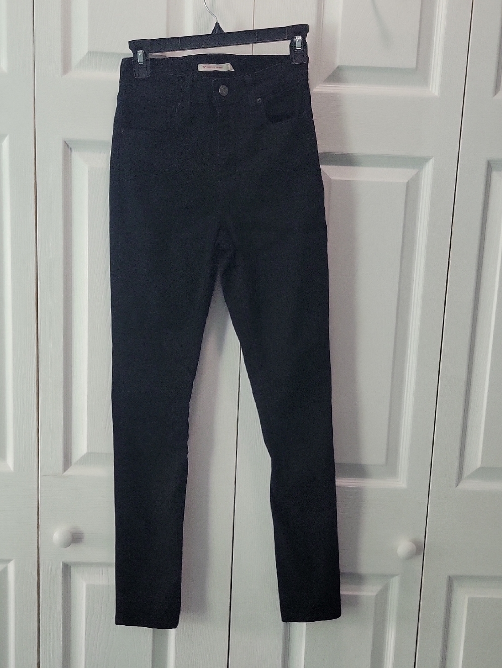 Levi's High-Rise Black Skinny Straight Jeans